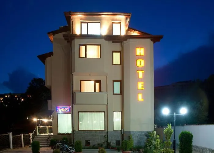 Хотел Family Prim